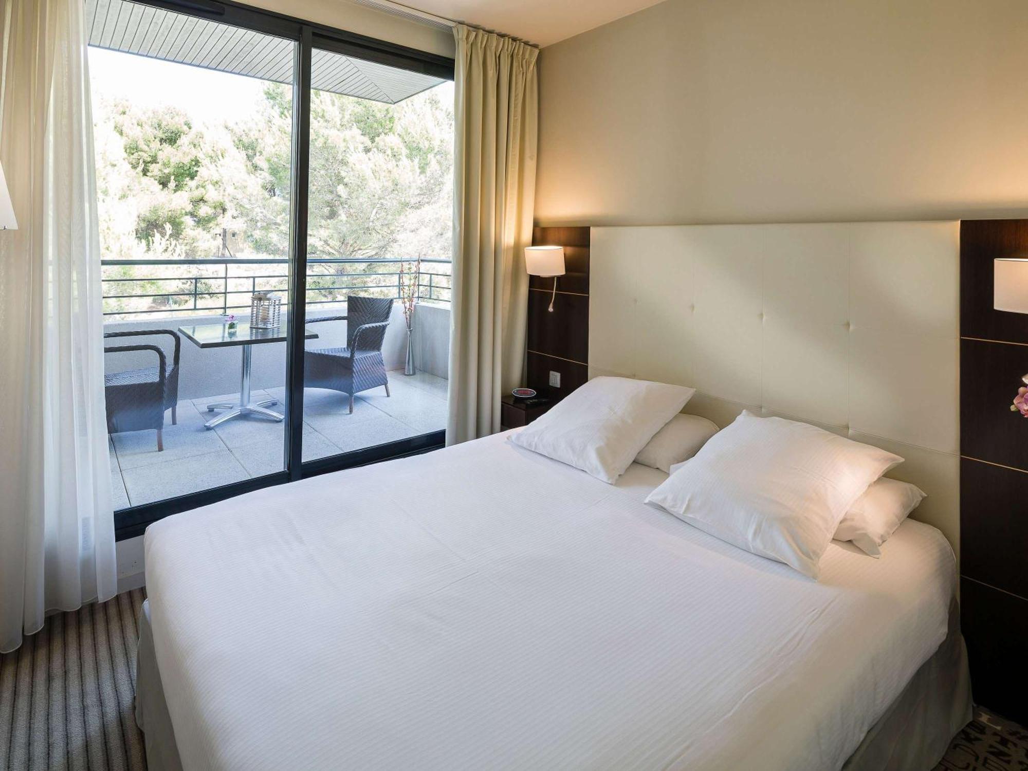Mercure Aix-En-Provence La Duranne Gare Tgv Exteriör bild