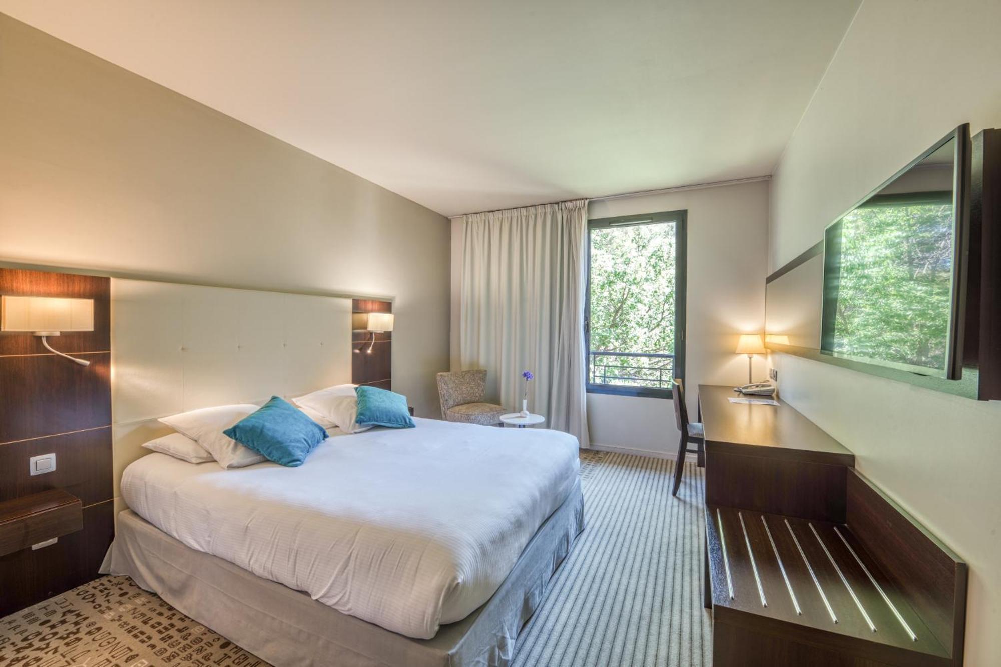 Mercure Aix-En-Provence La Duranne Gare Tgv Exteriör bild