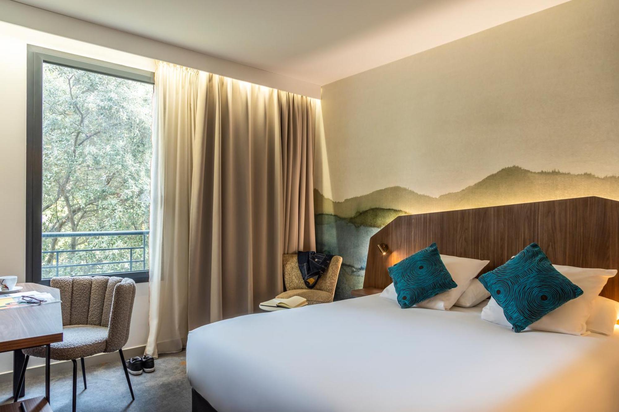 Mercure Aix-En-Provence La Duranne Gare Tgv Exteriör bild