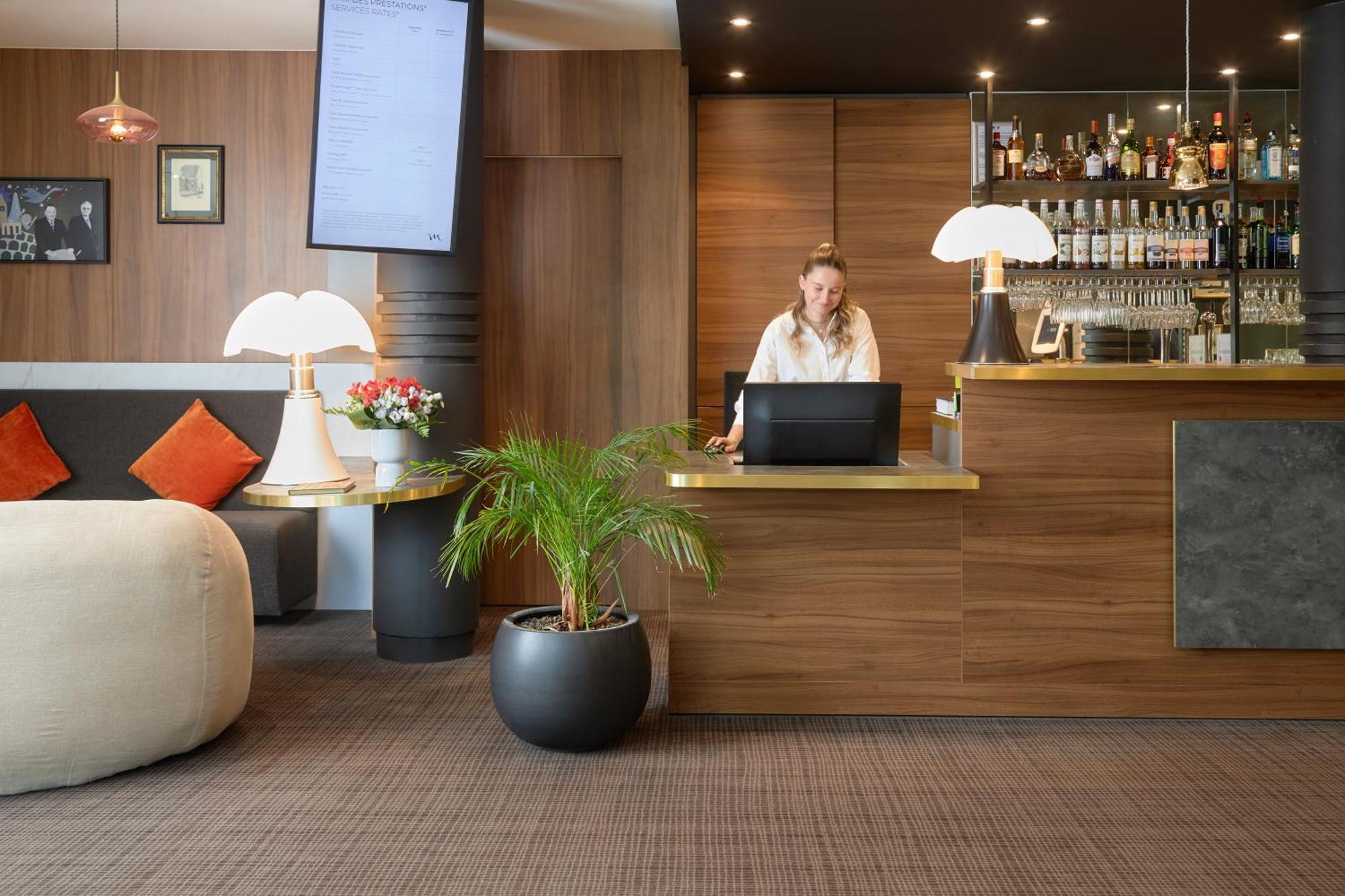 Mercure Aix-En-Provence La Duranne Gare Tgv Exteriör bild